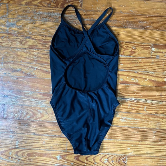 TYR One Piece Size 32 - Picture 3 of 4
